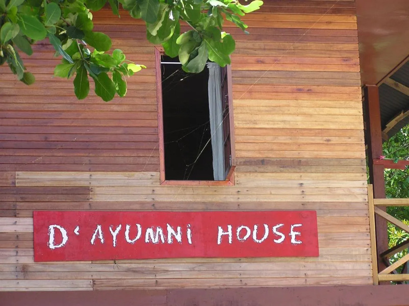 Ayumni House