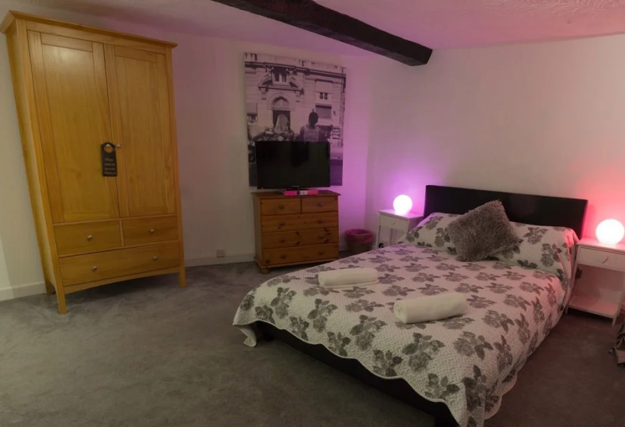 Stonehenge 10 Mins Asway