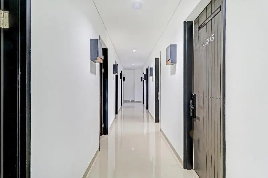 Socialite Residence Hotel by OYO Rooms