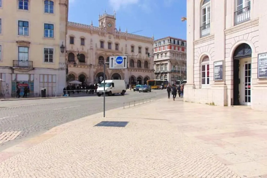 Apartment with 2 bedrooms in Almada with shared pool enclosed garden and WiFi 5 km from the beach