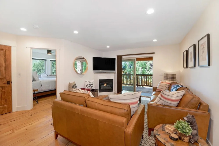 New Listing! Alpine W/ Private Hot Tub 4 Bedroom Home