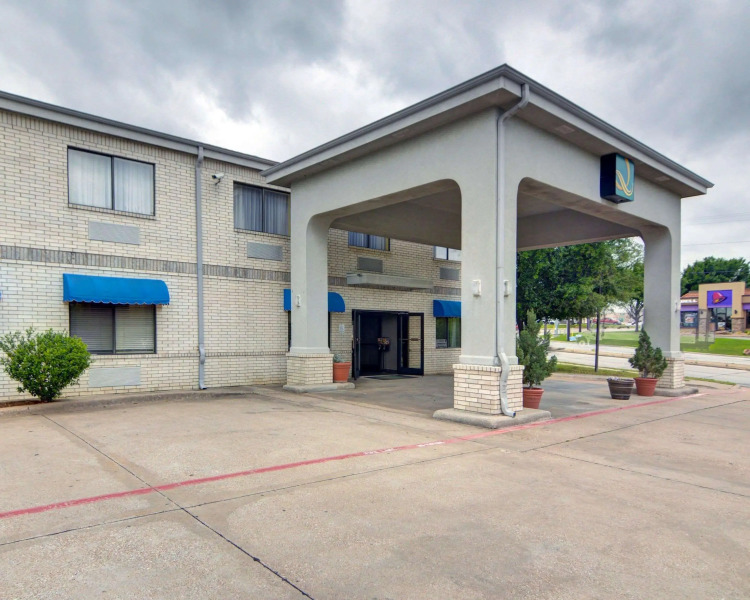 Quality Inn & Suites Grand Prairie South