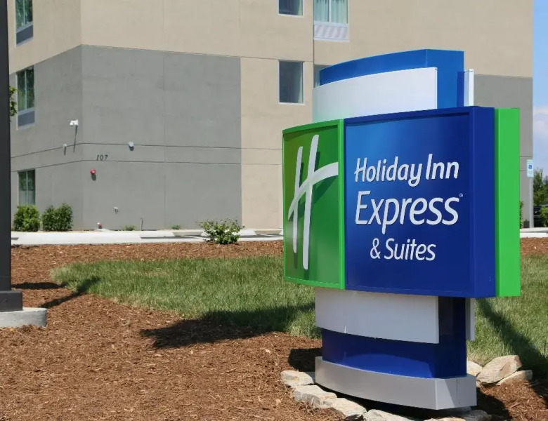 Holiday Inn Express & Suites Hendersonville SE - Flat Rock