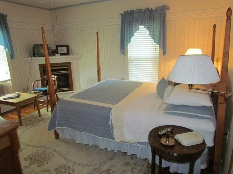The Ilex Inn Bed & Breakfast
