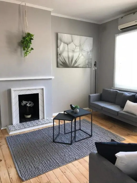 Cute and Cosy II - Events, Workers, Getaways.