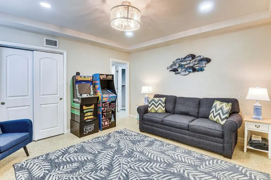 Apt 3 Mi to Beach & Daytona Boardwalk Amusements!