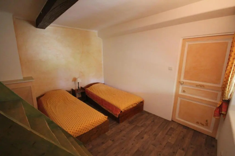 Les Messugues, Mas in Provence with shared pool, nature, calm, space