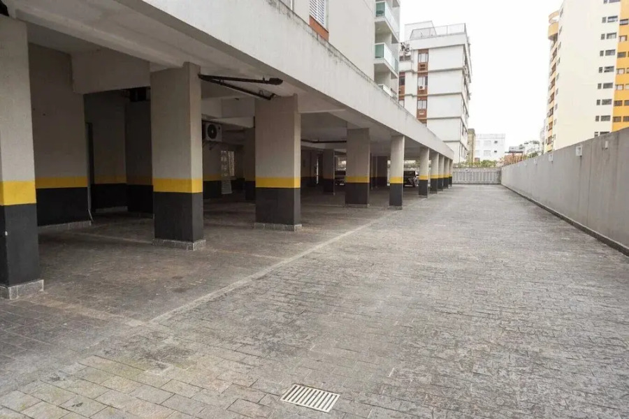 Apto c Piscina e Brinquedoteca a 400m da Praia