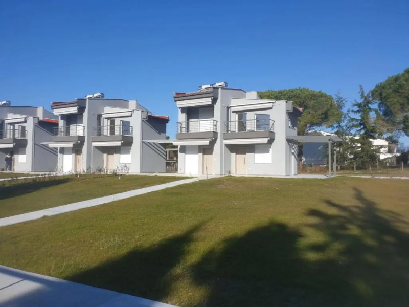 V Luxury Apartments Posidi