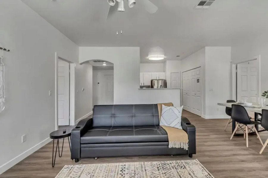 1st Fl King Beds Pool Garage - Near AFB