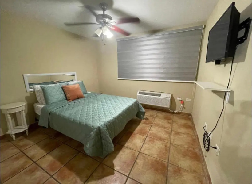Spacious Full Apt w/Beach, Pools, Entertainment 3BR/2BT