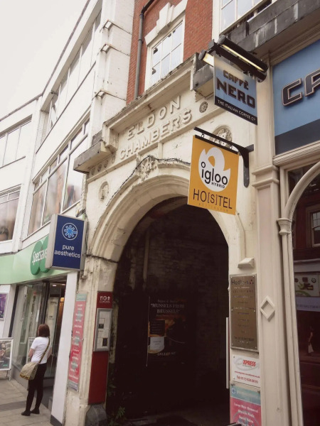 Igloo Hybrid - Hostel