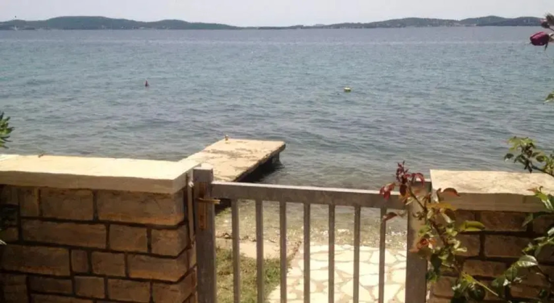 Apartments Pisačić