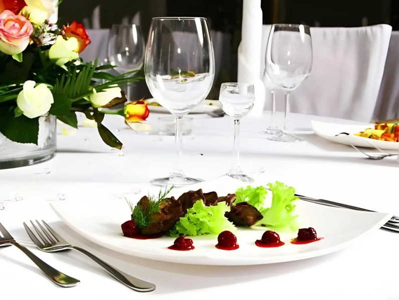 Pod Różami. PPHU. Hotel i Restauracja Różański R.