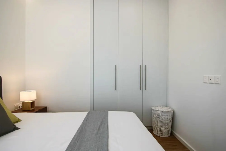 Phaedrus Living: Sea View Anna Residence 202