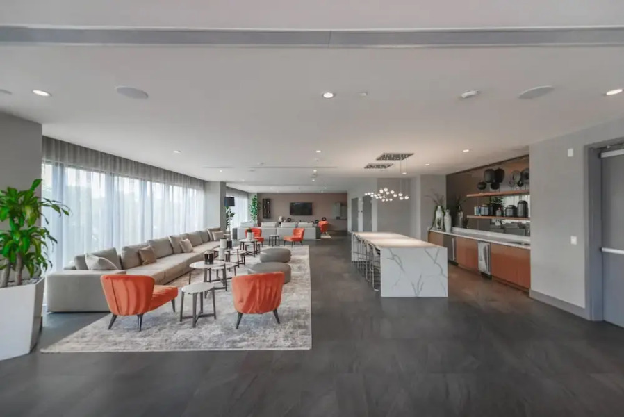 Cozy apt from Downtown Doral Park