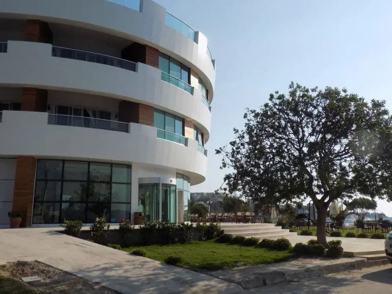 Marine Suites and Spa