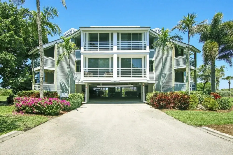 South Seas Lands End 1637