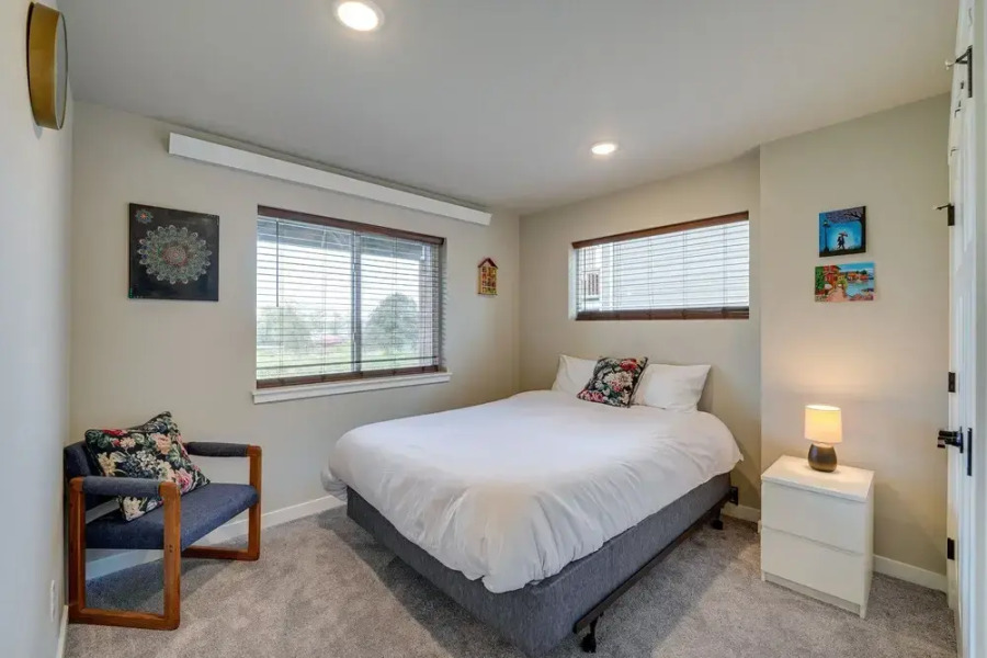 Modern Blaine Vacation Rental, 33 Mi to Vancouver!