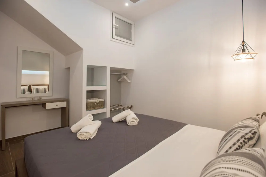 Relaxed Seaside Living, Tris Ekklisies - Sleeps 4