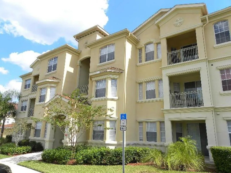 Pool Side Tree House