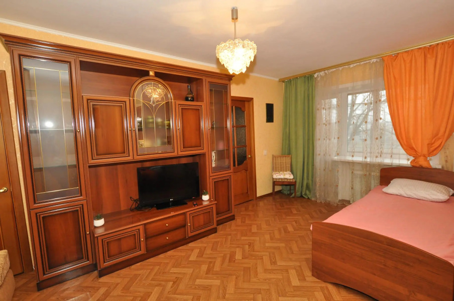 Любава на улице Мезенцева