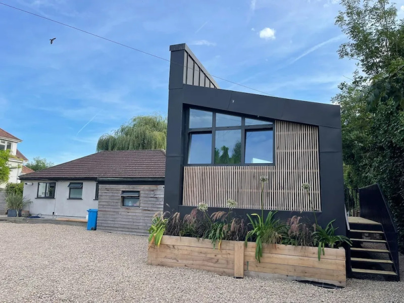 River View Guest House, Jacuzzi, Boat, Fire Hire