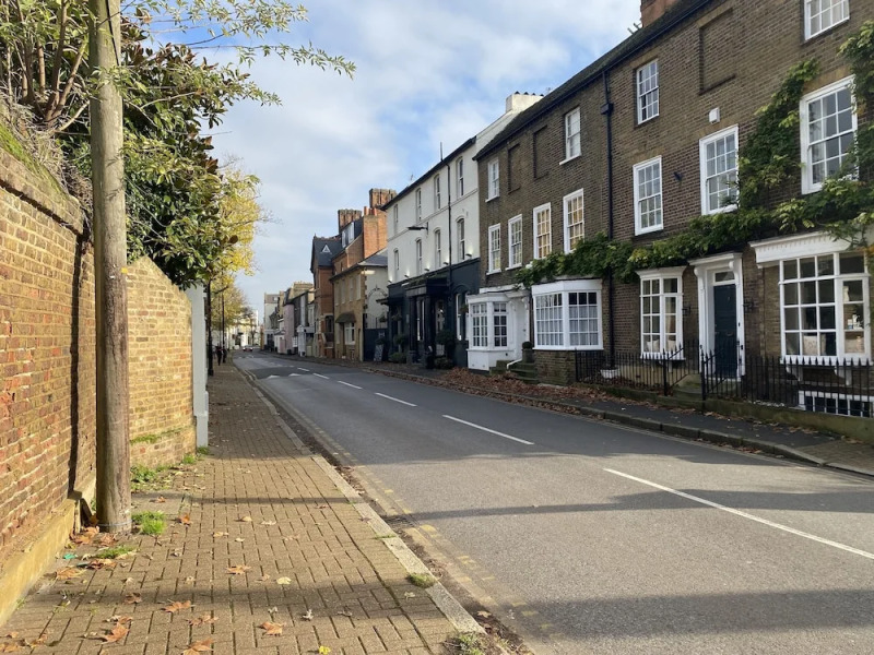 Immaculate 1-bed Apartment Near the River Thames