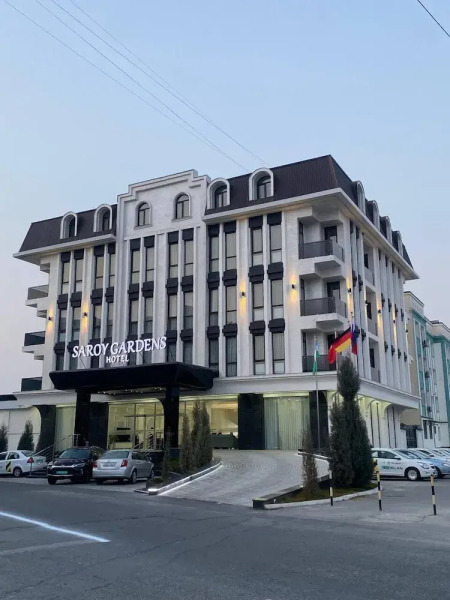 Отель Saroy Gardens