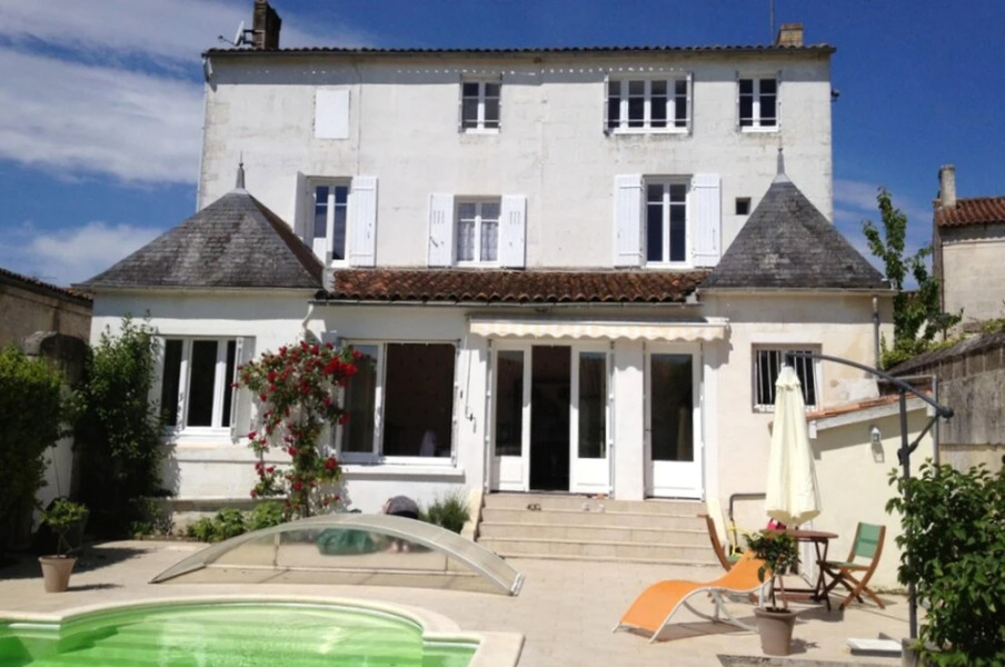 Studio in Jonzac, With Pool Access, Enclosed Garden and Wifi - 50 km F