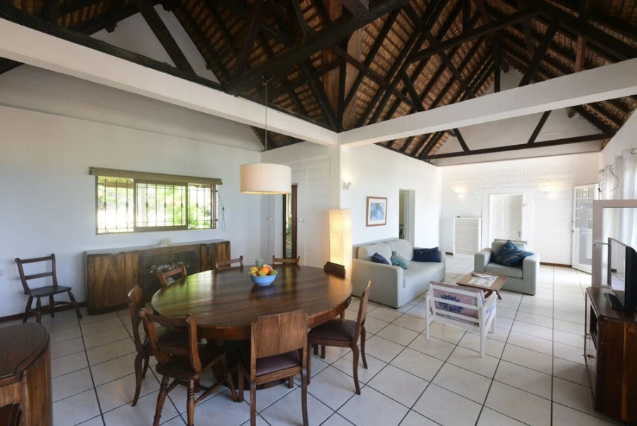 Veloutier Blanc Beachfront Villa by StayMauritius