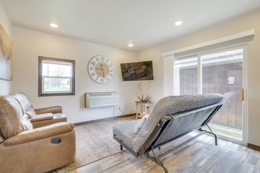 14 Mi to Mississippi River: Rural Cochrane Retreat