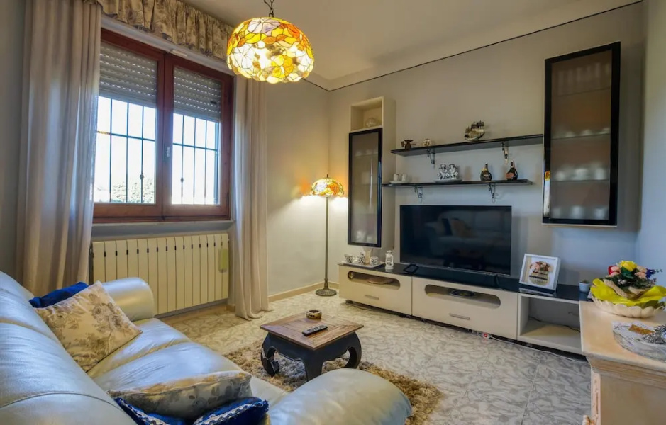 Beautiful Home in Altopascio With 2 Bedrooms and Wifi