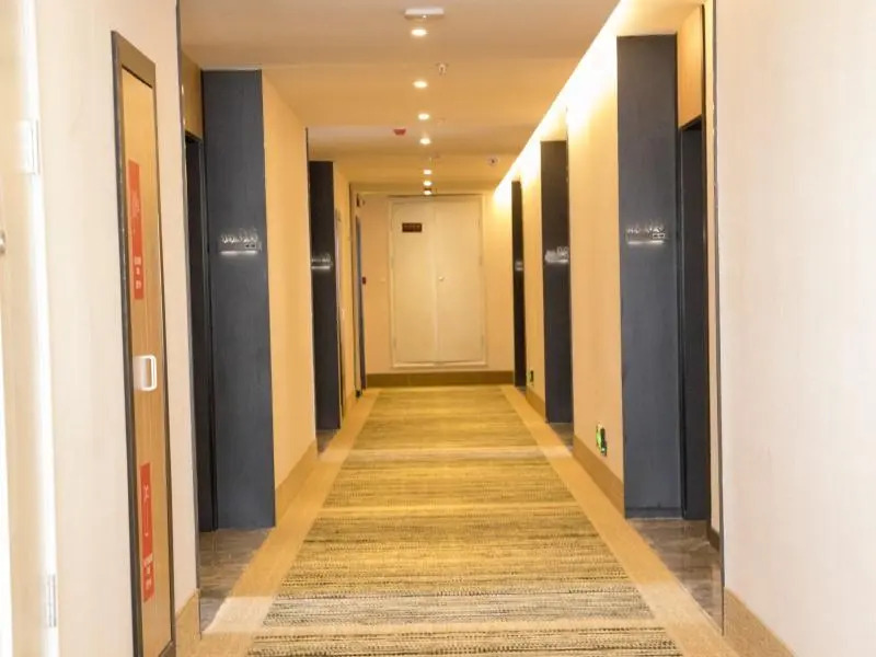 Green Tree Inn Express Inner Mongolia Tongliao Zalute Qi Lubei Town People's Hospital