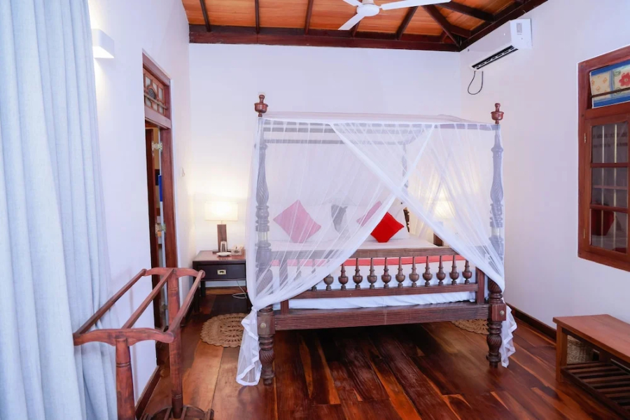 South Point Cottage - Whole Villa 3 Bedrooms (Sleeps 6)