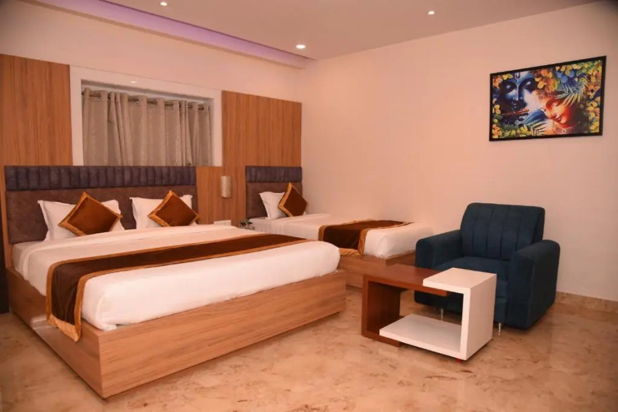 Hotel Ekta International