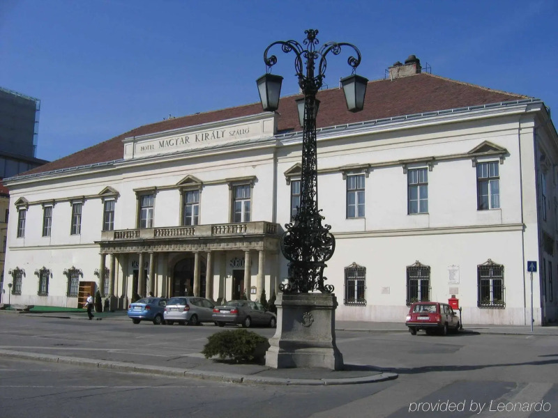 Отель Mercure Szekesfehervar Magyar Kiraly Hotel