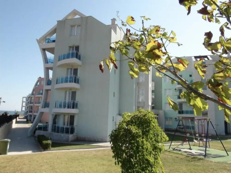 Sea View 1 Bed Apartment With Stunning Ocean Views