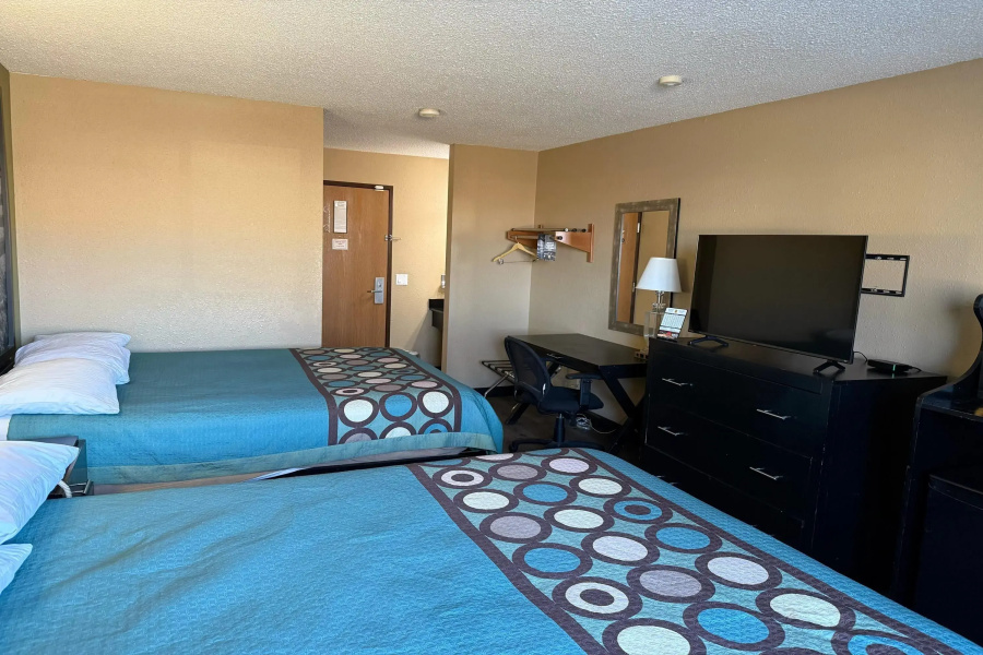 Super 8 by Wyndham Mendota I-39