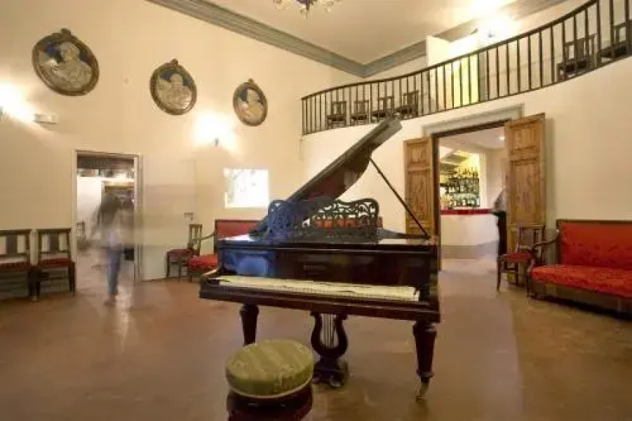 Askeli Palace Apartments