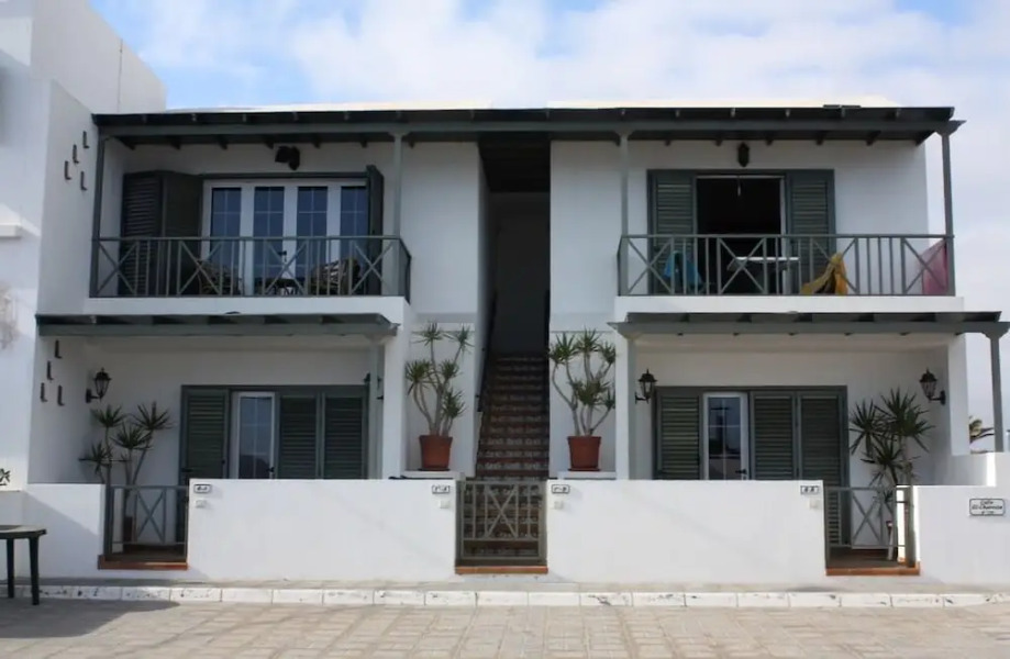 Apartamentos El Charcon