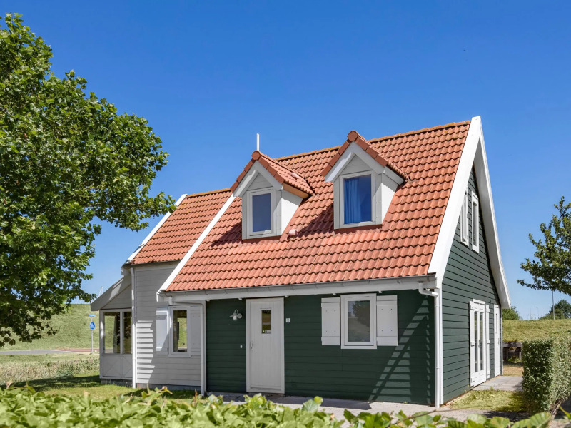 Restyled villa with dishwasher, near the Grevelingen Lake