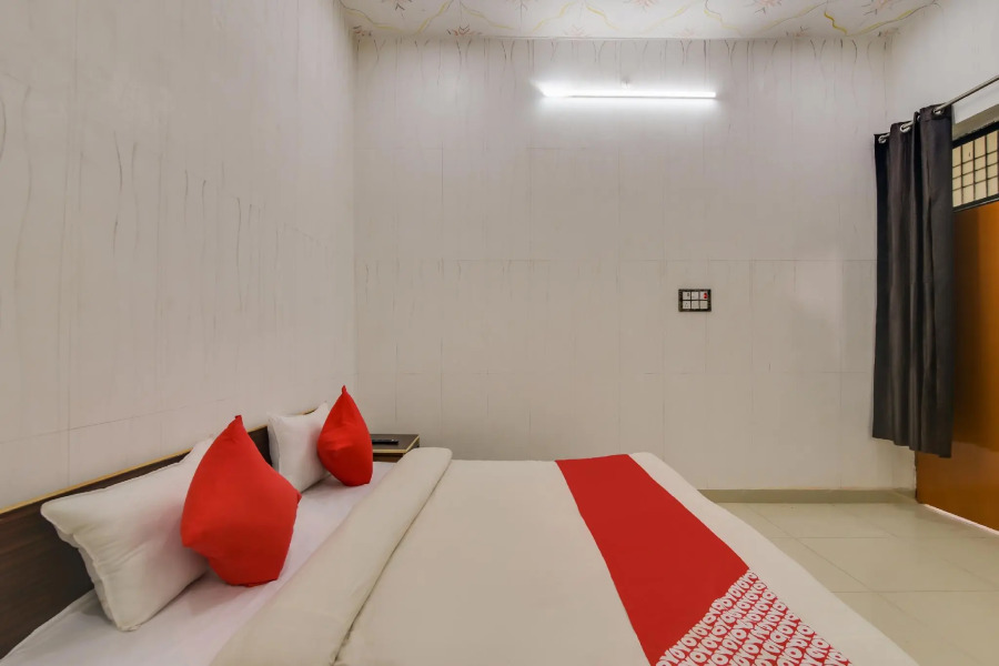 OYO ALD222 Rajaram Singh Blessing Garden And Hotel