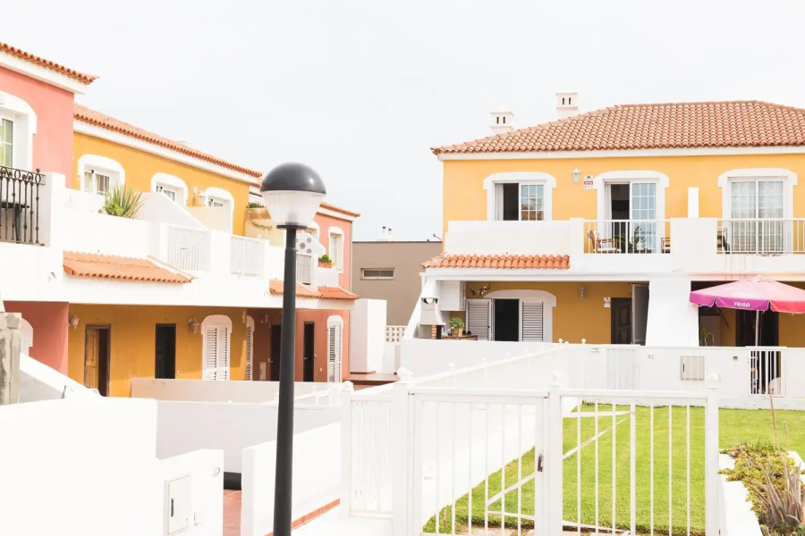 Lovely&Sunny Apartament Near Poris Beach