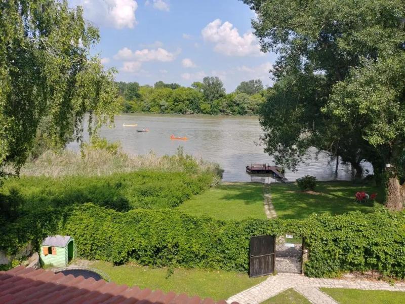 Vízparti Apartmanház