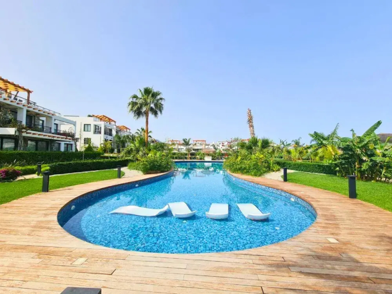 Serene Three-bedroom Retreat in Unforgettable Setting