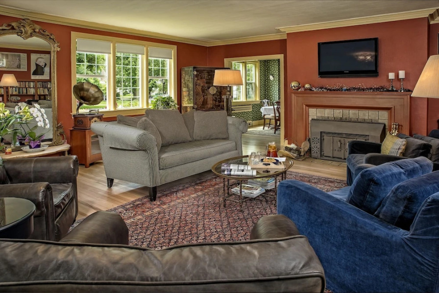 Baker City Blue Door Inn