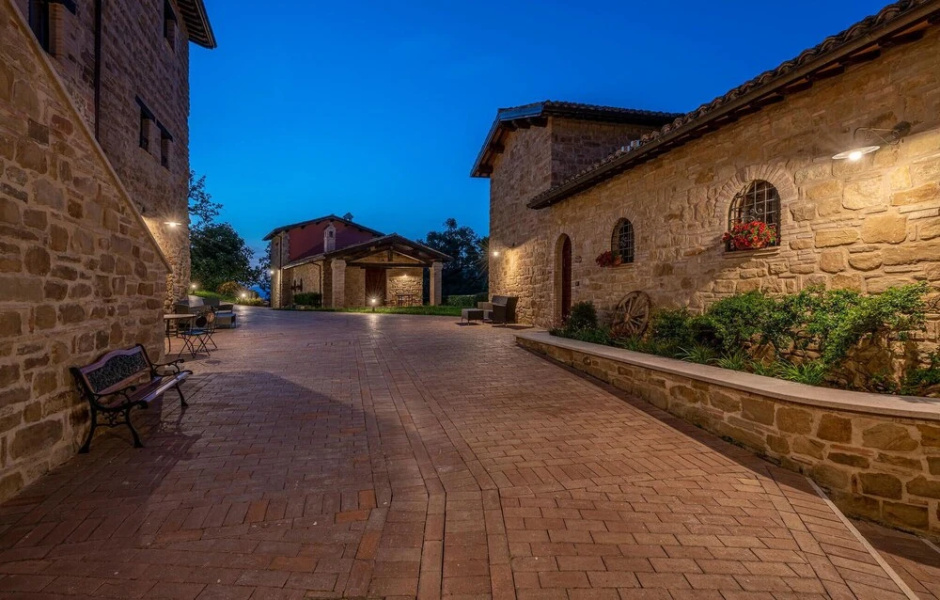 Amazing Home in Camerino With Outdoor Swimming Pool, Wifi and 2 Bedrooms