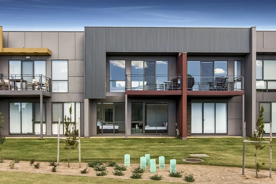 3 Bedroom Condo Near Pool