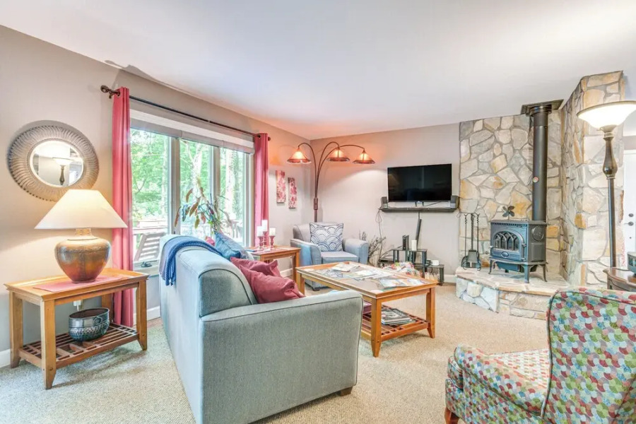 Cozy Hideaway w/ Grill, 17 Mi to Asheville